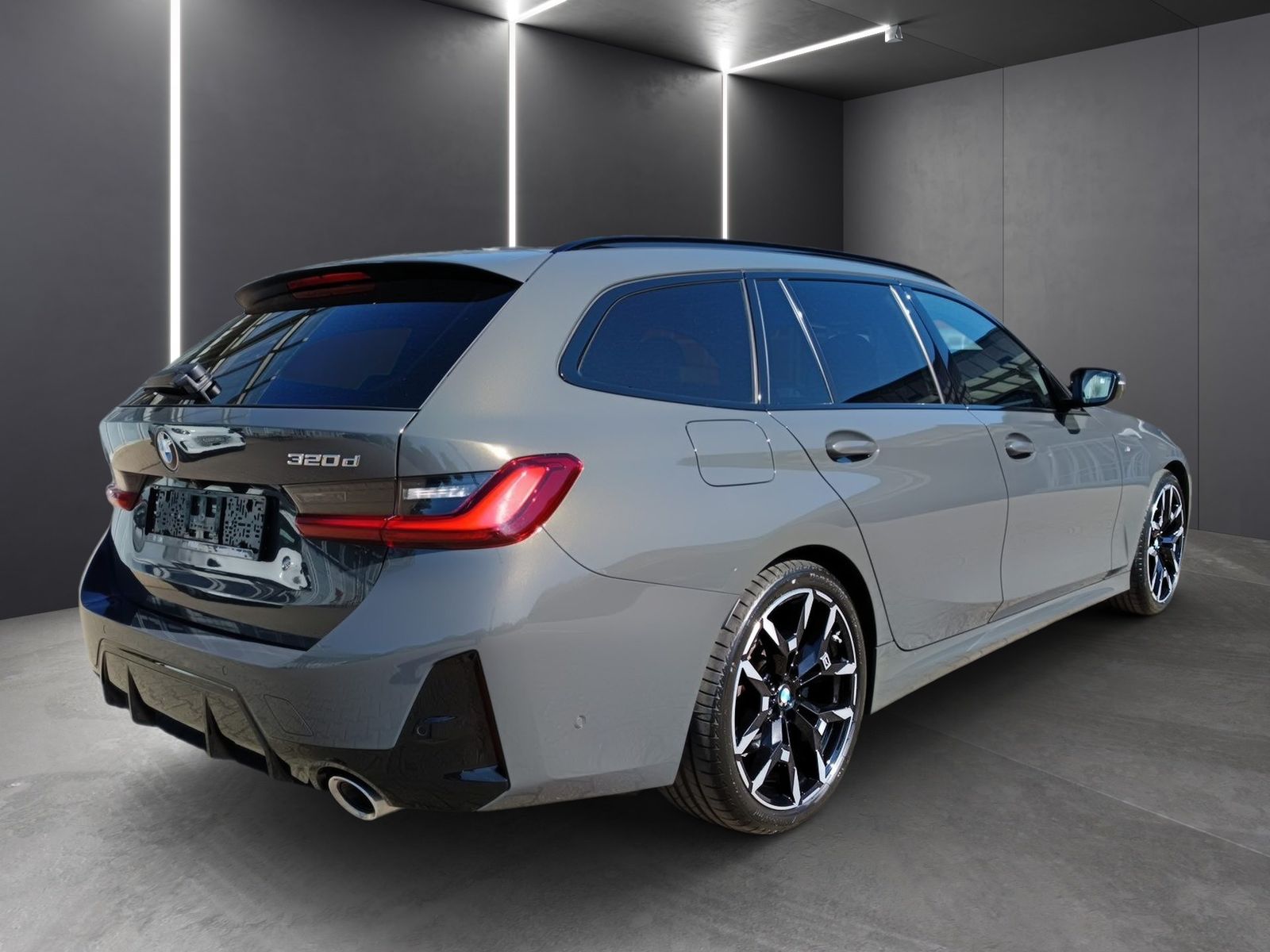 BMW 320d Touring+M SPORTPAKET+ANH.KUPPLUNG+LIVE COCK