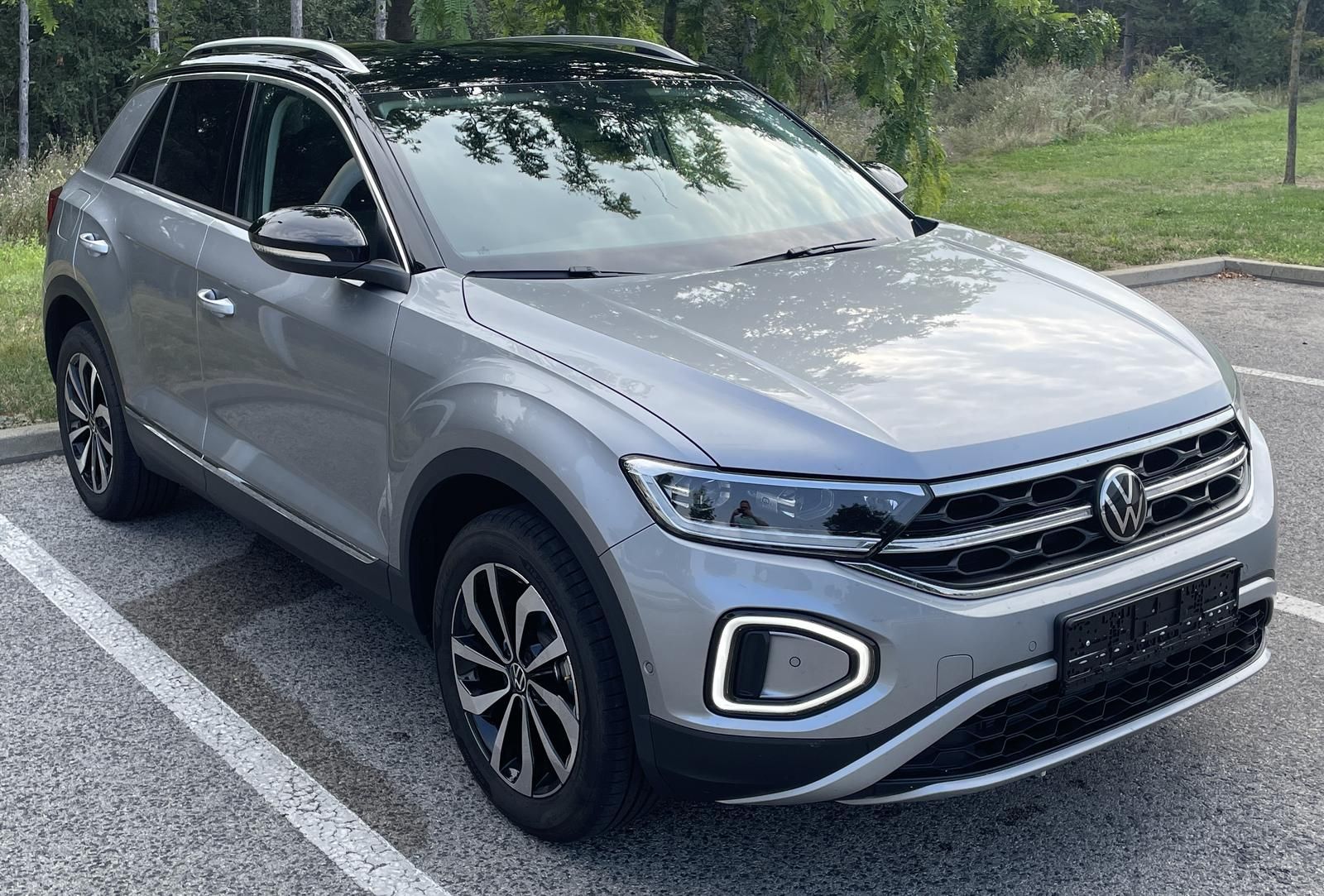 Volkswagen T-Roc Move 1.5 TSI DSG - Samsaru's Car Outlet