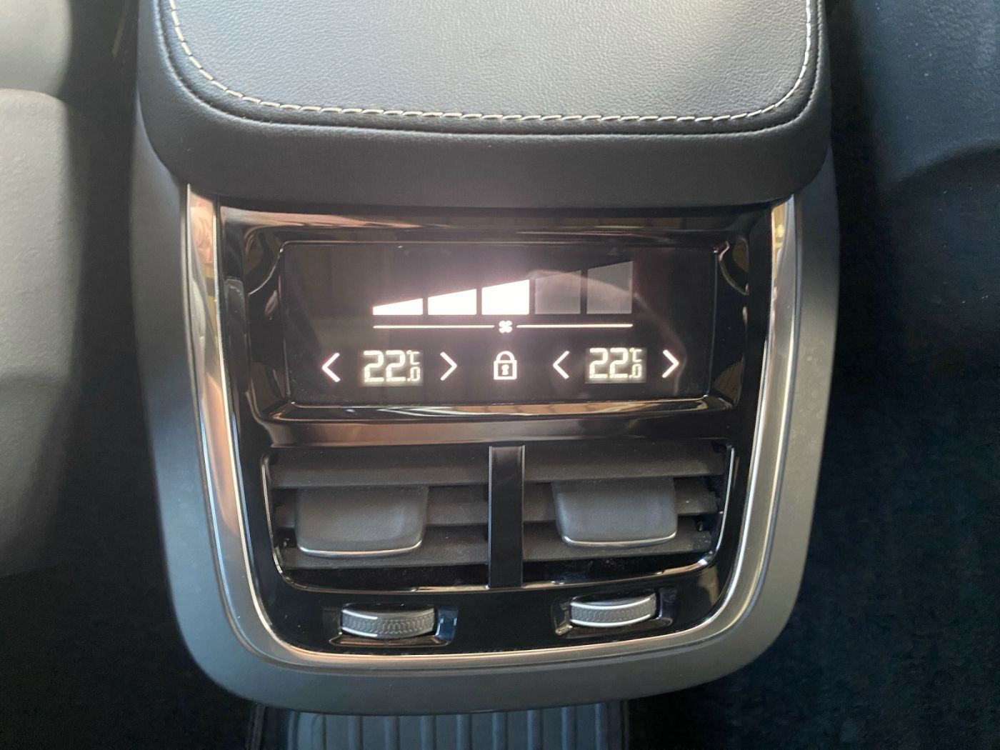 Volvo XC90 T8 R Design Edition Recharge LED*DAB