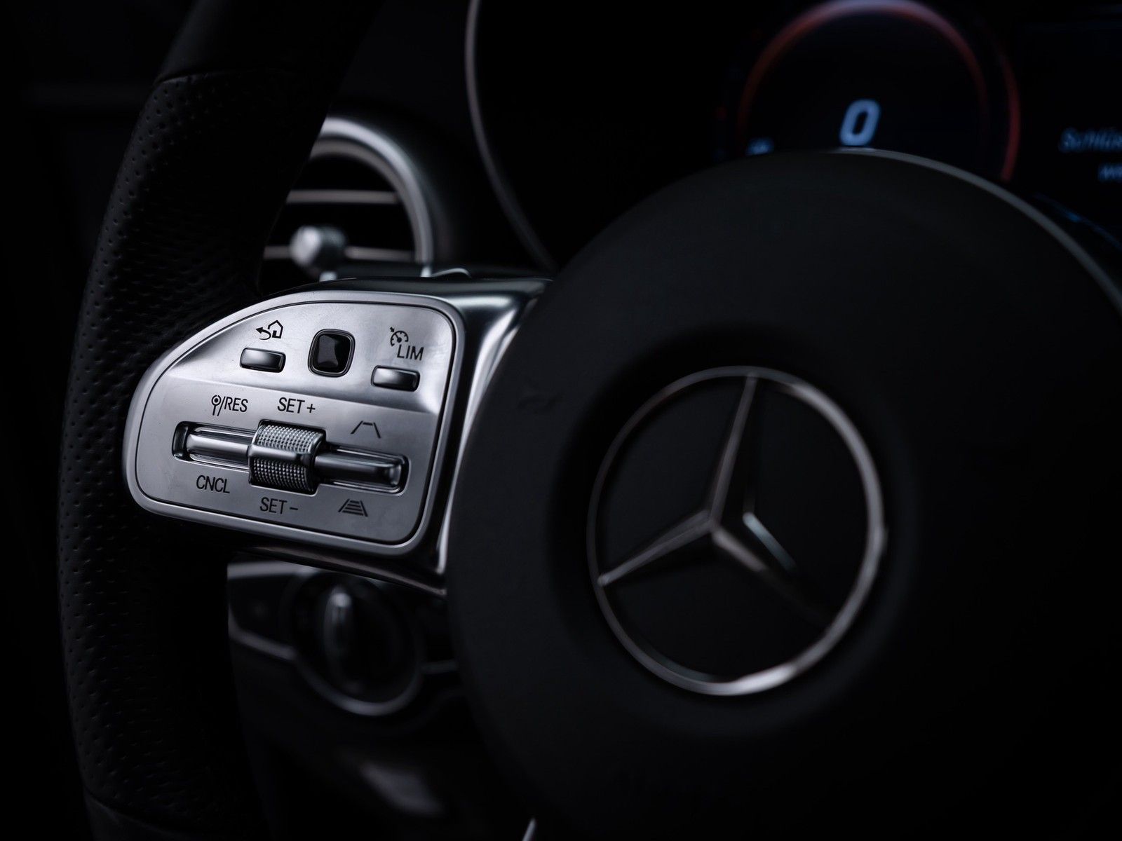 Mercedes-Benz GLC 300 e 4Matic /AMG-LINE/LED/HEAD-UP/360°KAM/