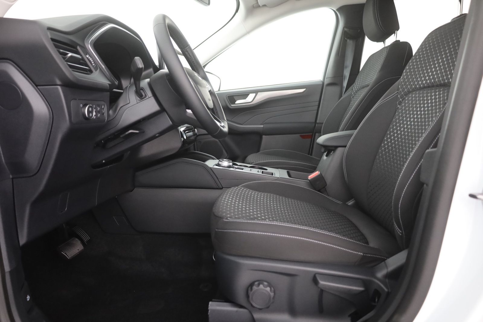 Ford Kuga 1.5 EB Titanium - Samsaru's Car Outlet