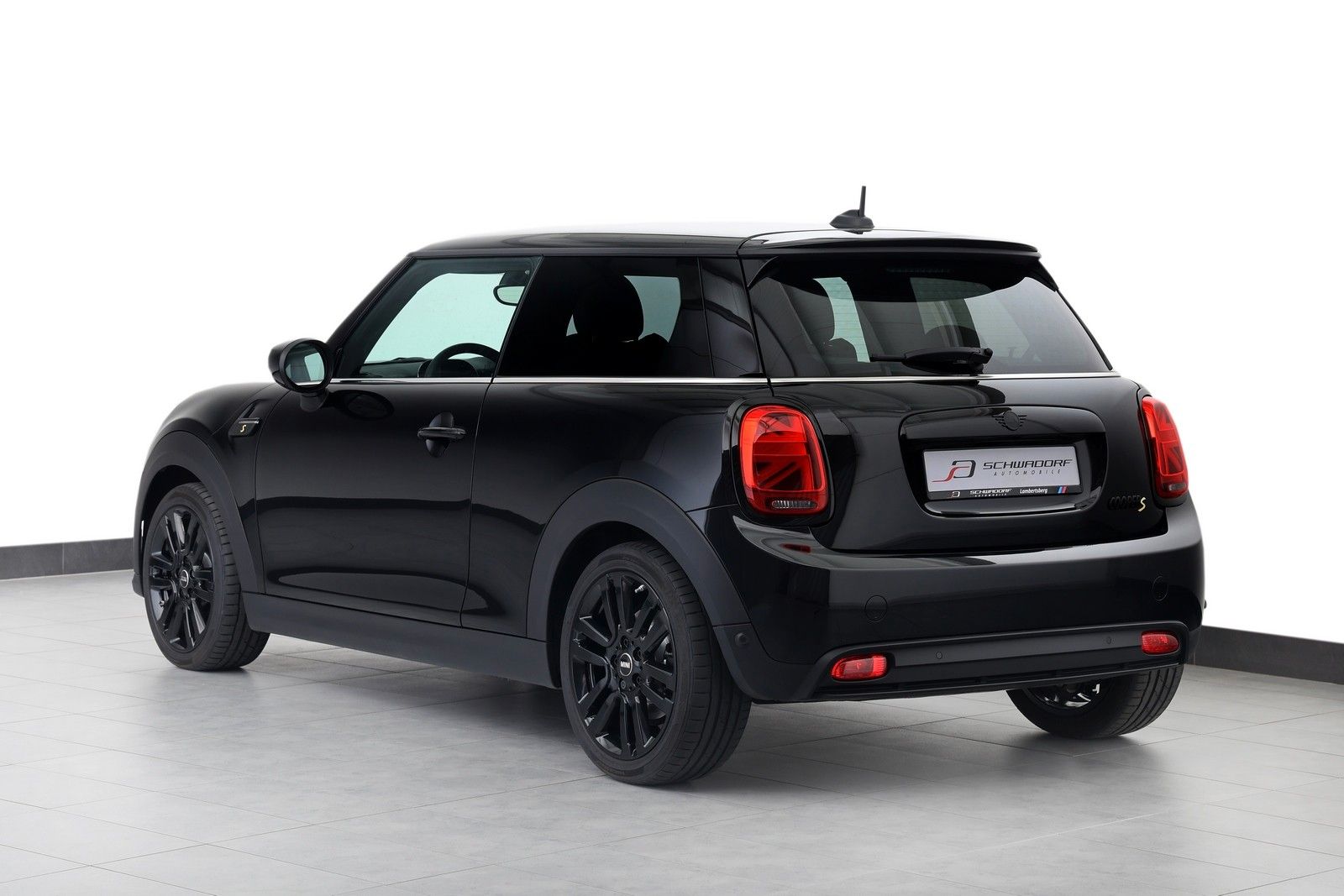 MINI COOPER SE Classic Trim Black - Samsaru's Car Outlet