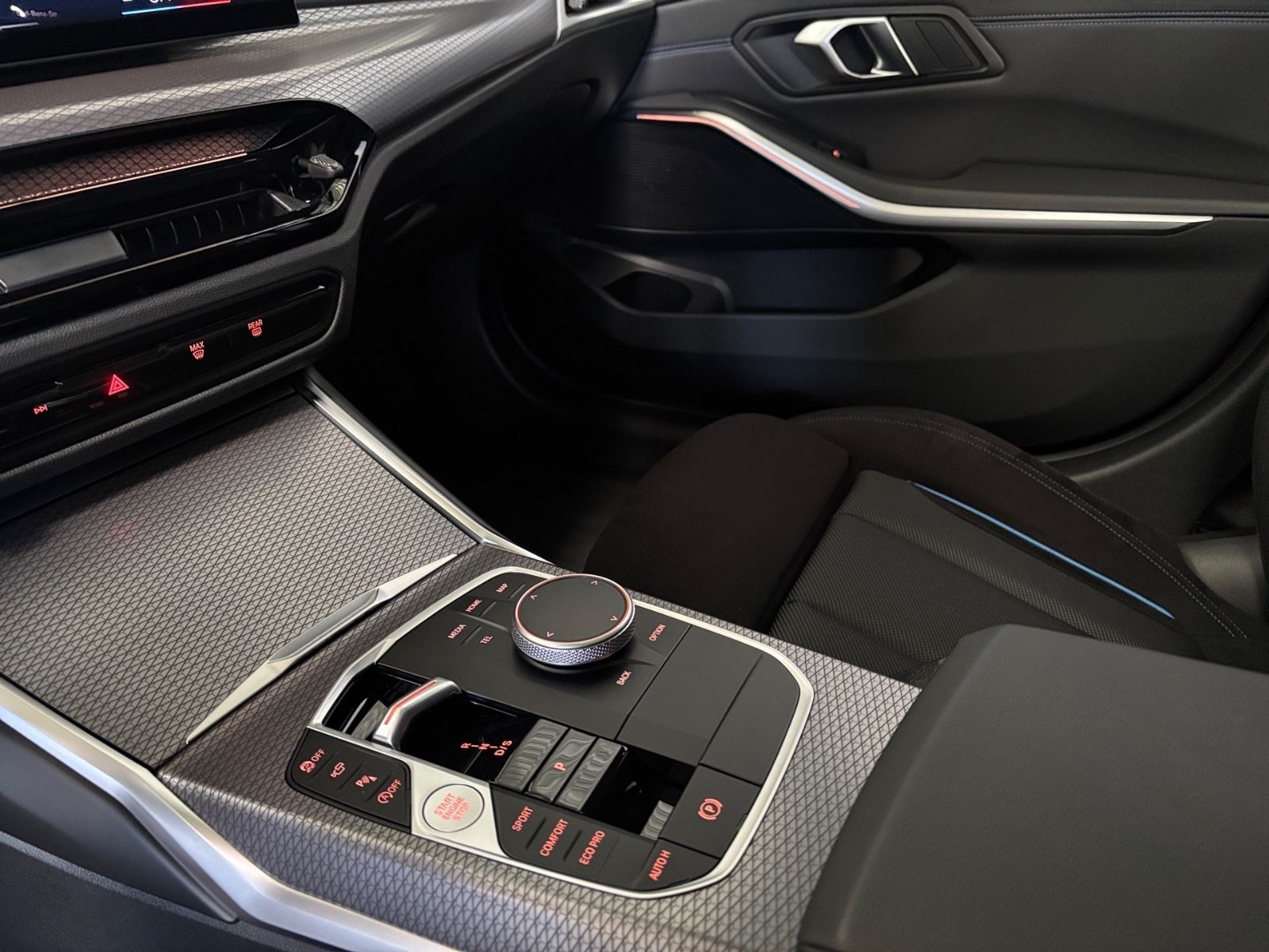 BMW 320i Touring M Sport -AHK/Pano/HeadUp/Innovation