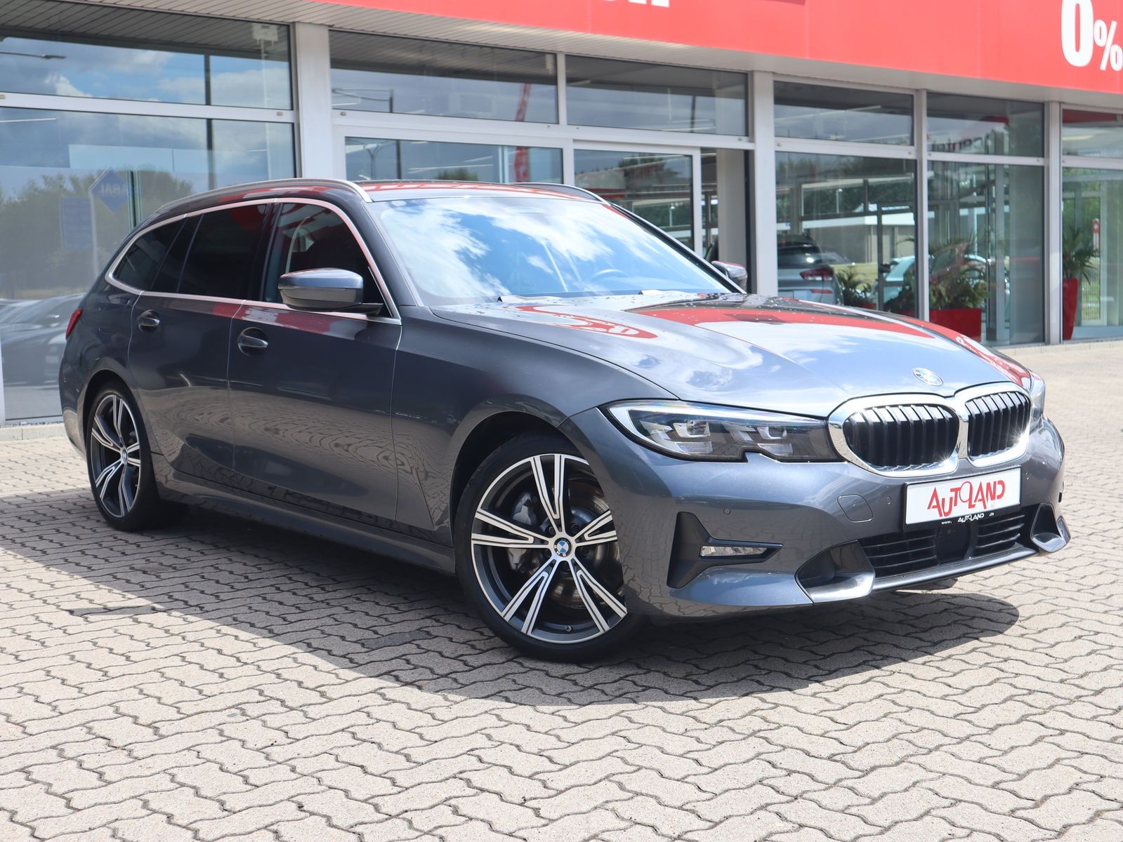 BMW 330e Touring Sport Line - Samsaru's Car Outlet