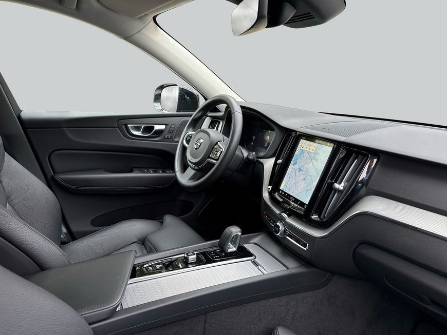 Volvo XC60 B5 B AWD Plus Dark