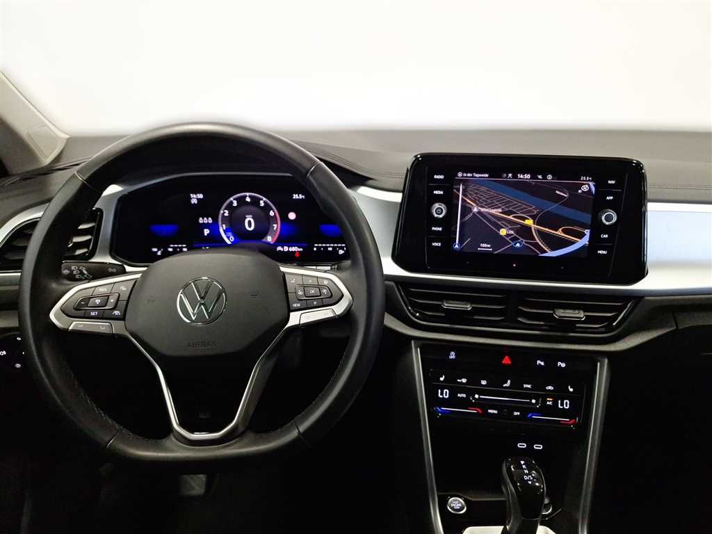 Volkswagen T-Roc Life 1.5 TSI DSG - Samsaru's Car Outlet