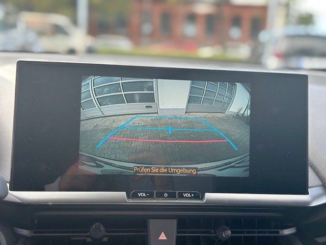 Toyota C-HR 2,0l Plug-In Hybrid 4x2 Black&White