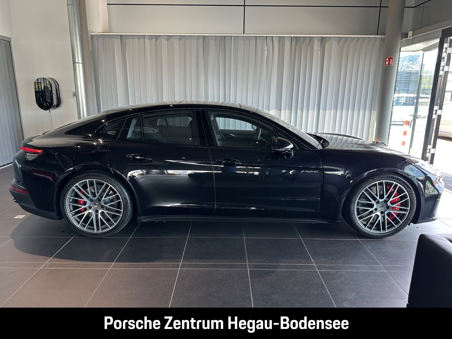 Porsche Panamera Turbo E-Hybrid/Active Ride/Sportabgasan