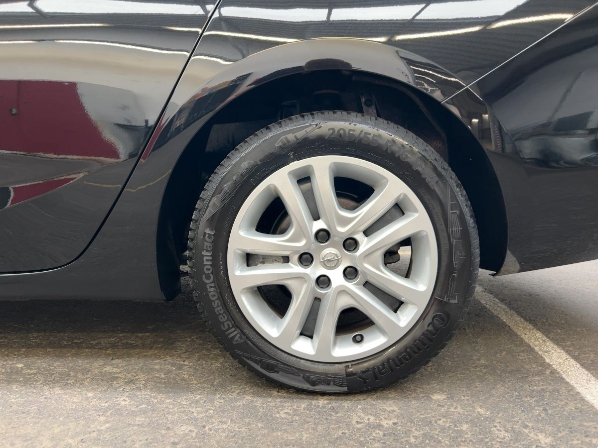 Opel Astra KOMBI EDITION - Samsaru's Car Outlet