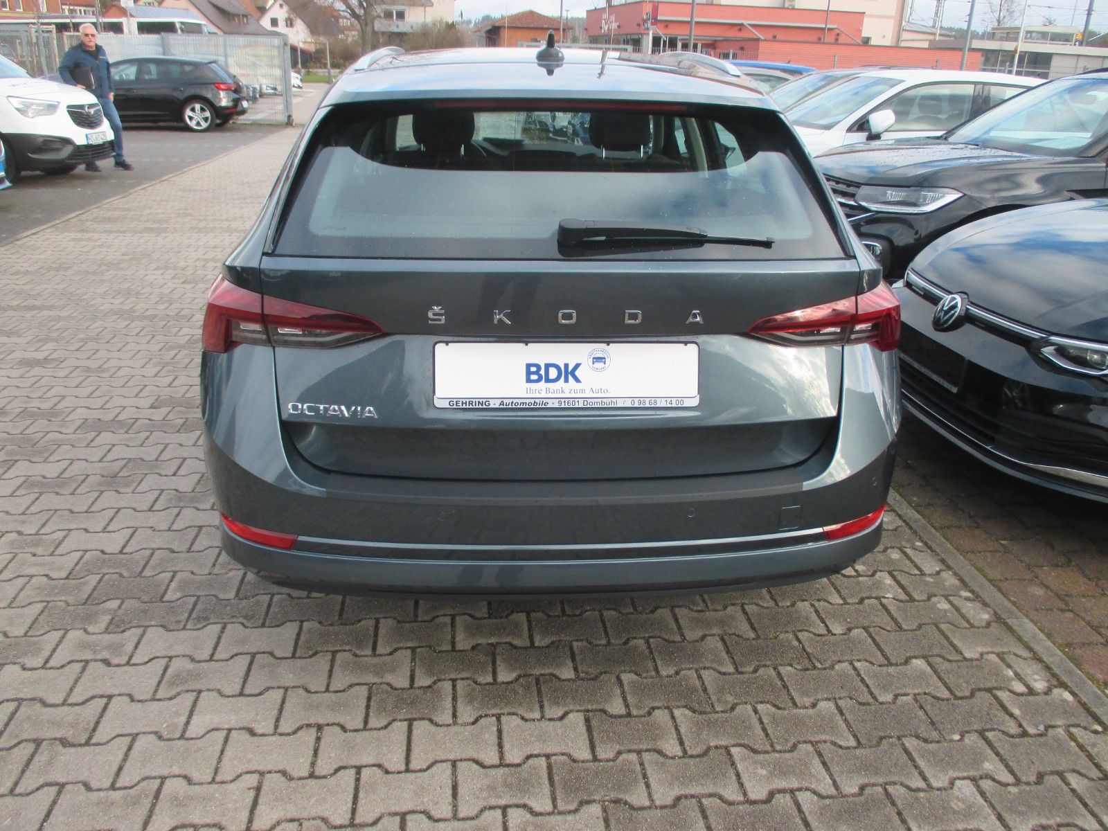 Skoda Octavia Combi 1.5 TSI STYLE - Samsaru's Car Outlet