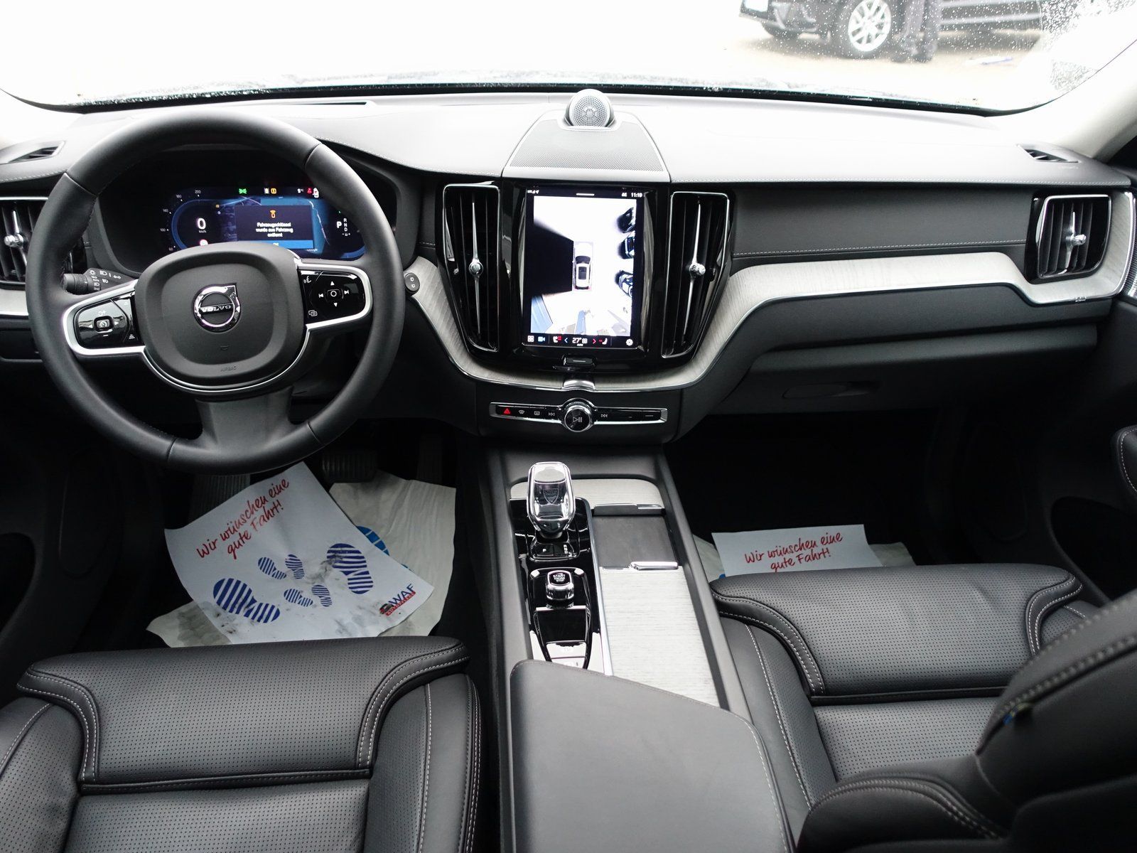 Volvo XC60 Ultra T8 AWD/Massage/Pano/360°/B&W/AHK