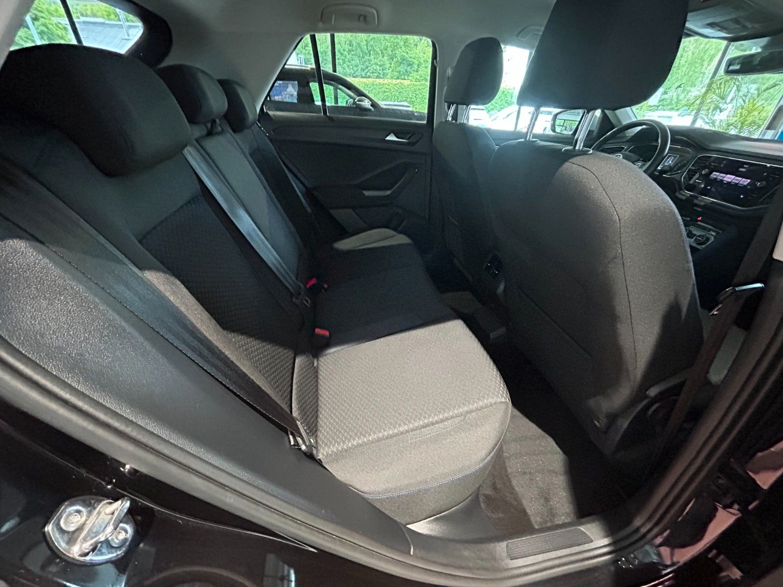 Volkswagen T-ROC 1.5 TSI United - Samsaru's Car Outlet