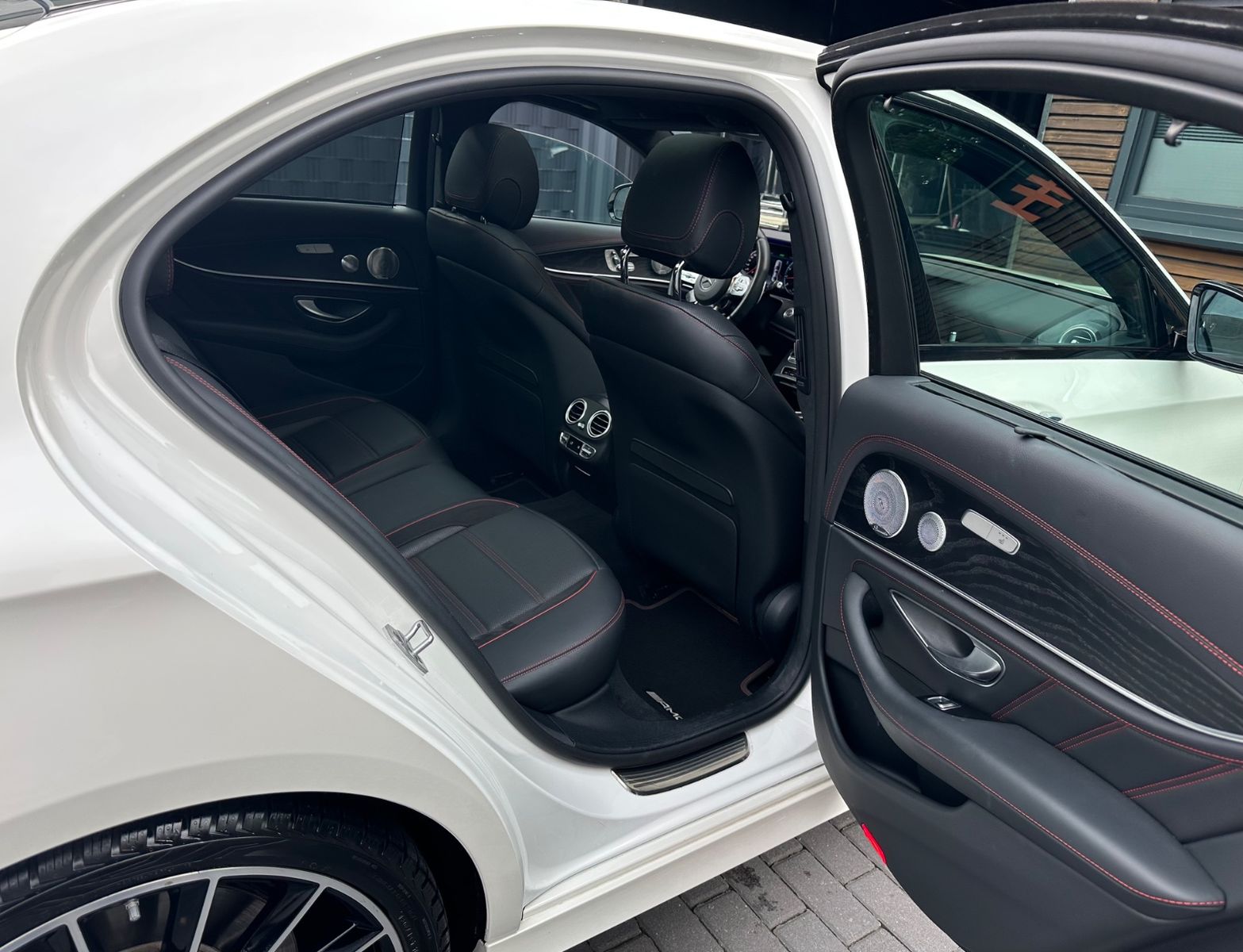 Mercedes-Benz E 53 AMG 4Matic+ - Samsaru's Car Outlet