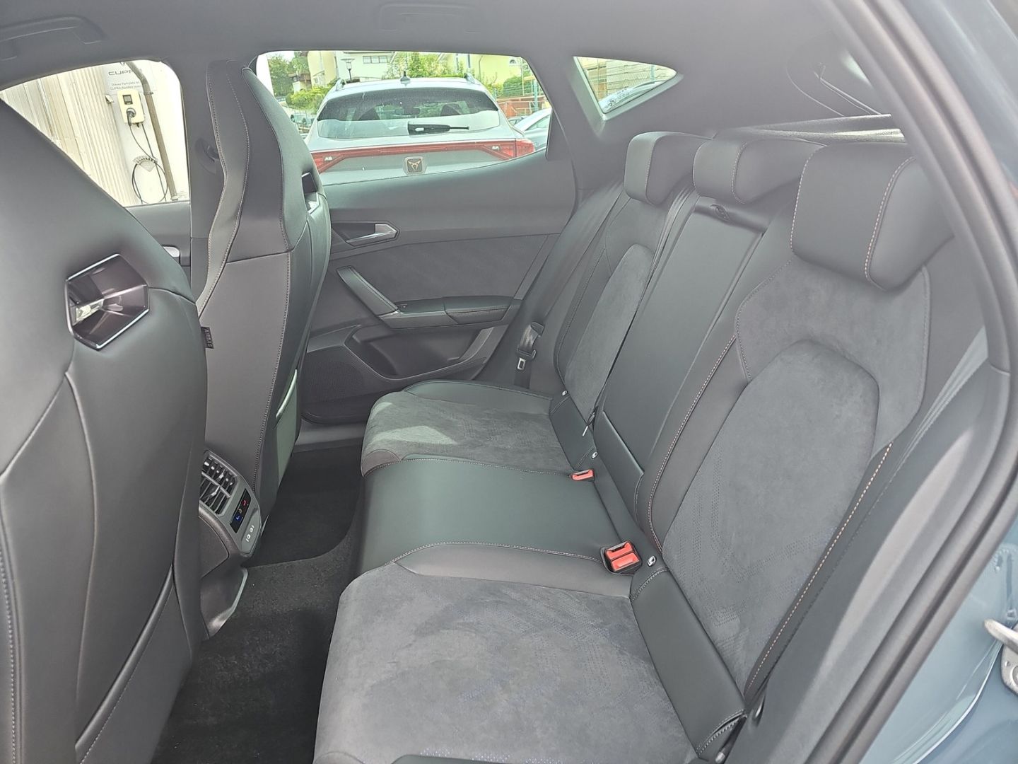 Cupra Formentor 1.5 eTSI Sennheiser - Samsaru's Car Outlet