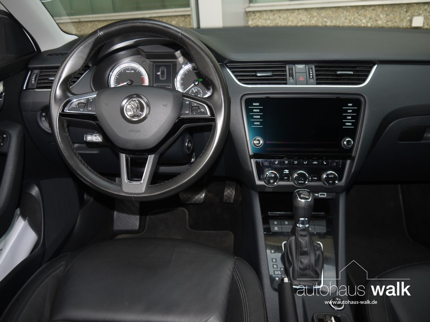 Skoda Octavia Combi 1.5 TSI DSG Style - Samsaru's Car Outlet