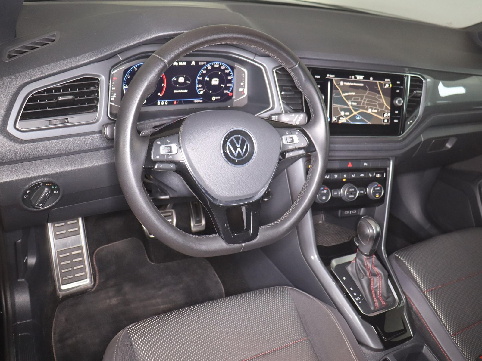 Volkswagen T-Roc R-Line - Samsaru's Car Outlet