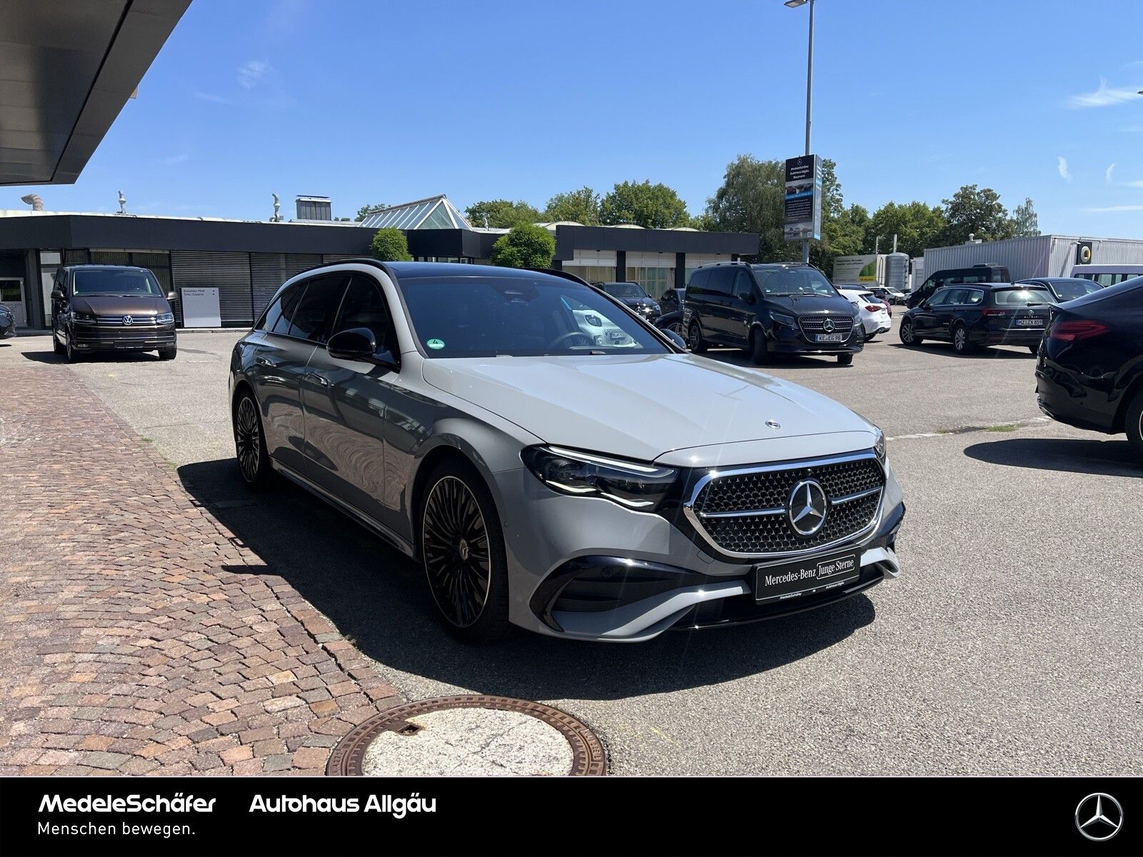 Mercedes-Benz E 450 T d 4M AMG Night Premium+ 20" AHK Pano 360
