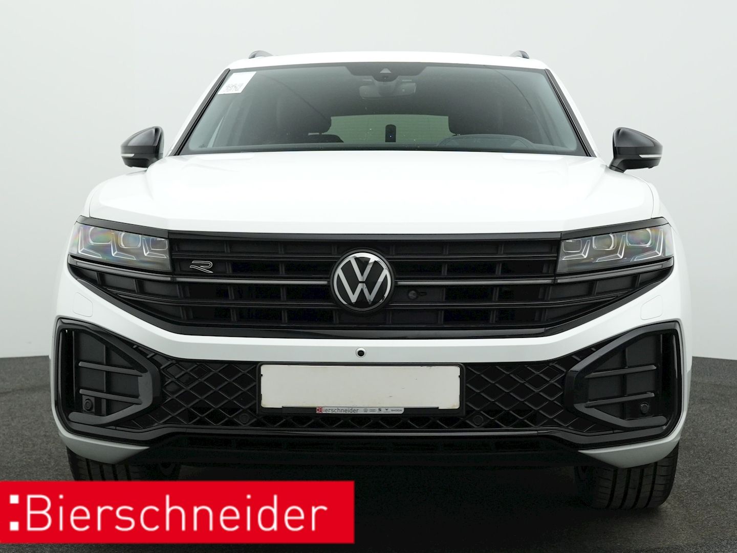 Volkswagen Touareg 3.0 TDI R-Line - Samsaru's Car Outlet