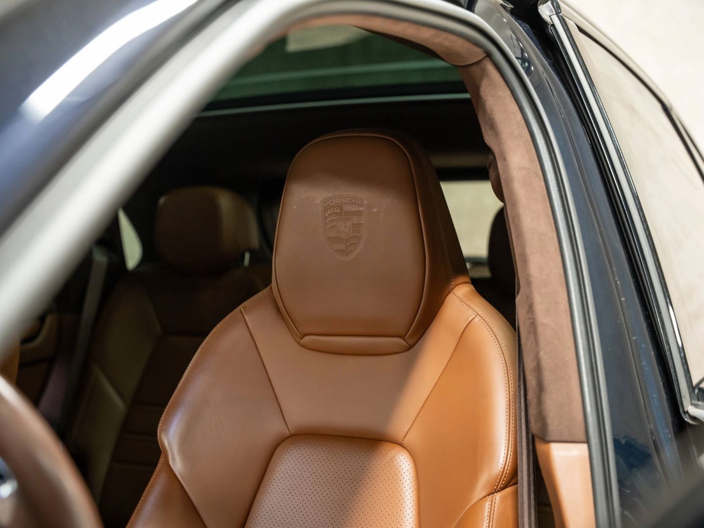 Porsche Cayenne E-Hybrid PDCC BOSE Surround View 18-Wege