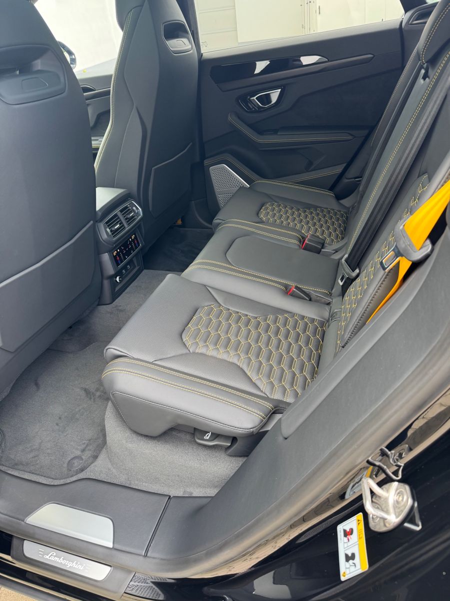 Lamborghini Urus S Facelift - Samsaru's Car Outlet