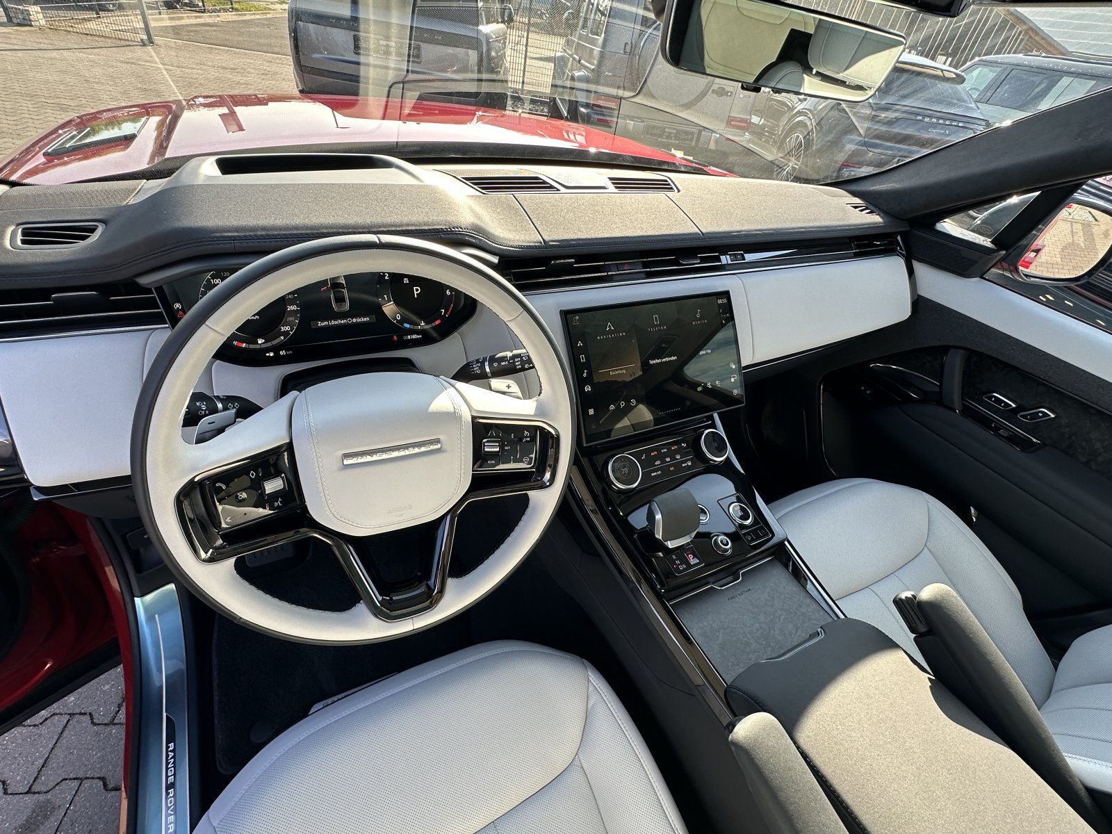 Range Rover Sport P530 4.4 V8 First Edition - Samsaru's Car Outlet