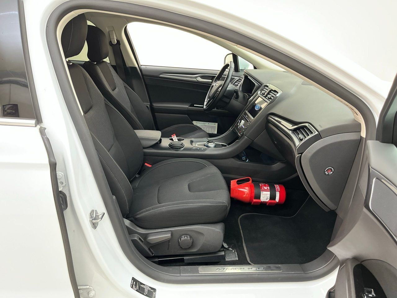 Ford Mondeo 2.0 EcoBlue Titanium - Samsaru's Car Outlet