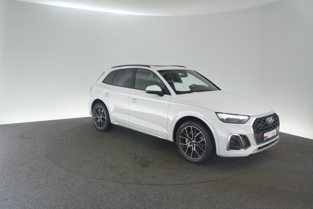 Audi Q5 55 TFSIe quattro S tronic S line AHK Pano