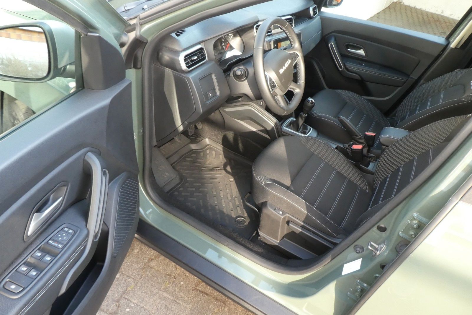 Dacia Duster TCe 130 Journey+ - Samsaru's Car Outlet