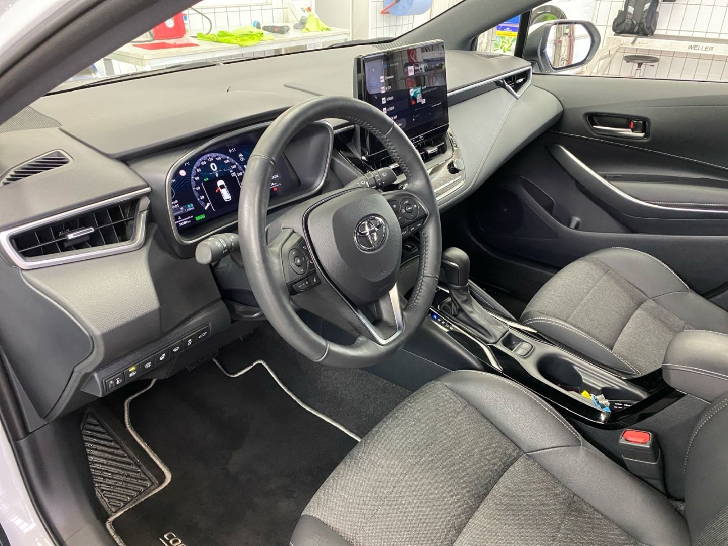 Toyota Corolla 1.8 Hybrid TS Team D *Bi-LED*ACC*CAM*SHZ