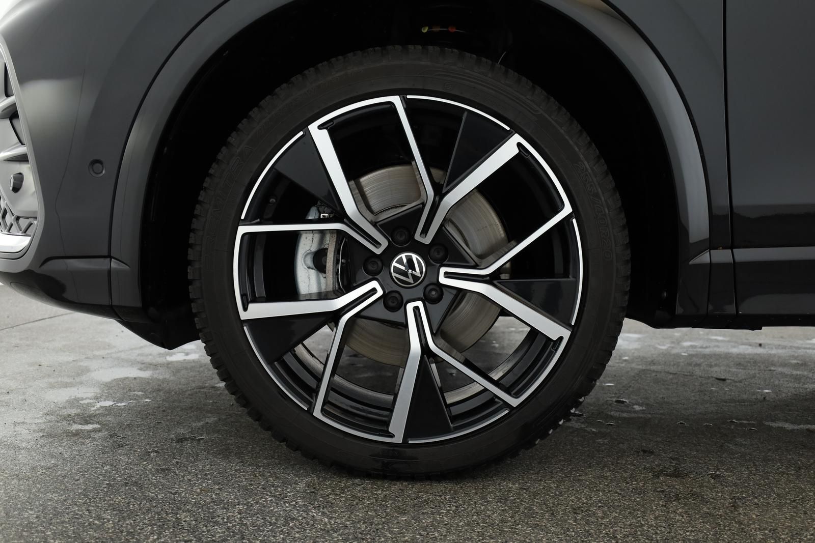 Volkswagen Tiguan 2.0 TDI 4M DSG R-Line Leder Pano Navi 360