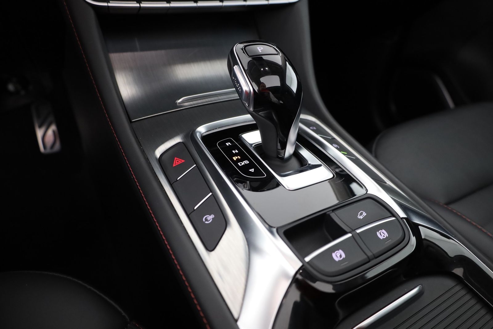 MG HS 1.5 T-GDI Luxury Aut. LED ACC Navi Pano