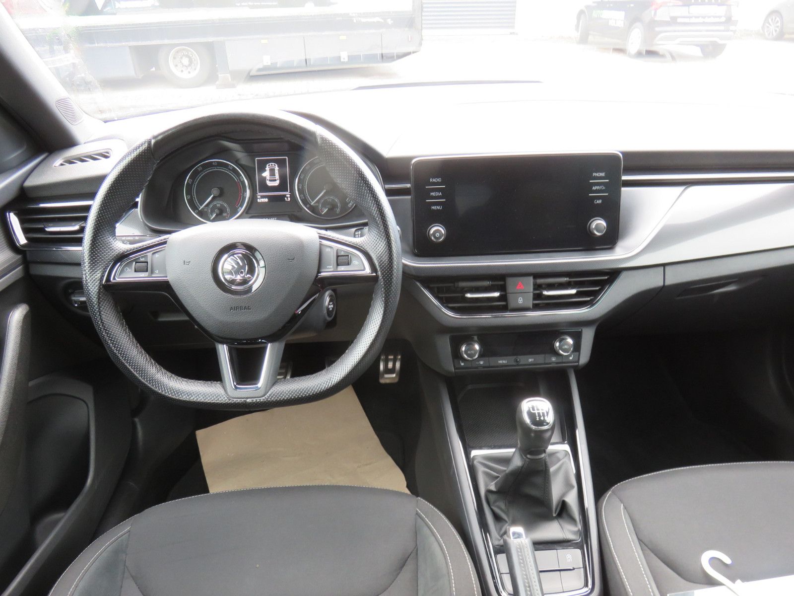 Skoda Kamiq 1.0 TSI Sport - Samsaru's Car Outlet