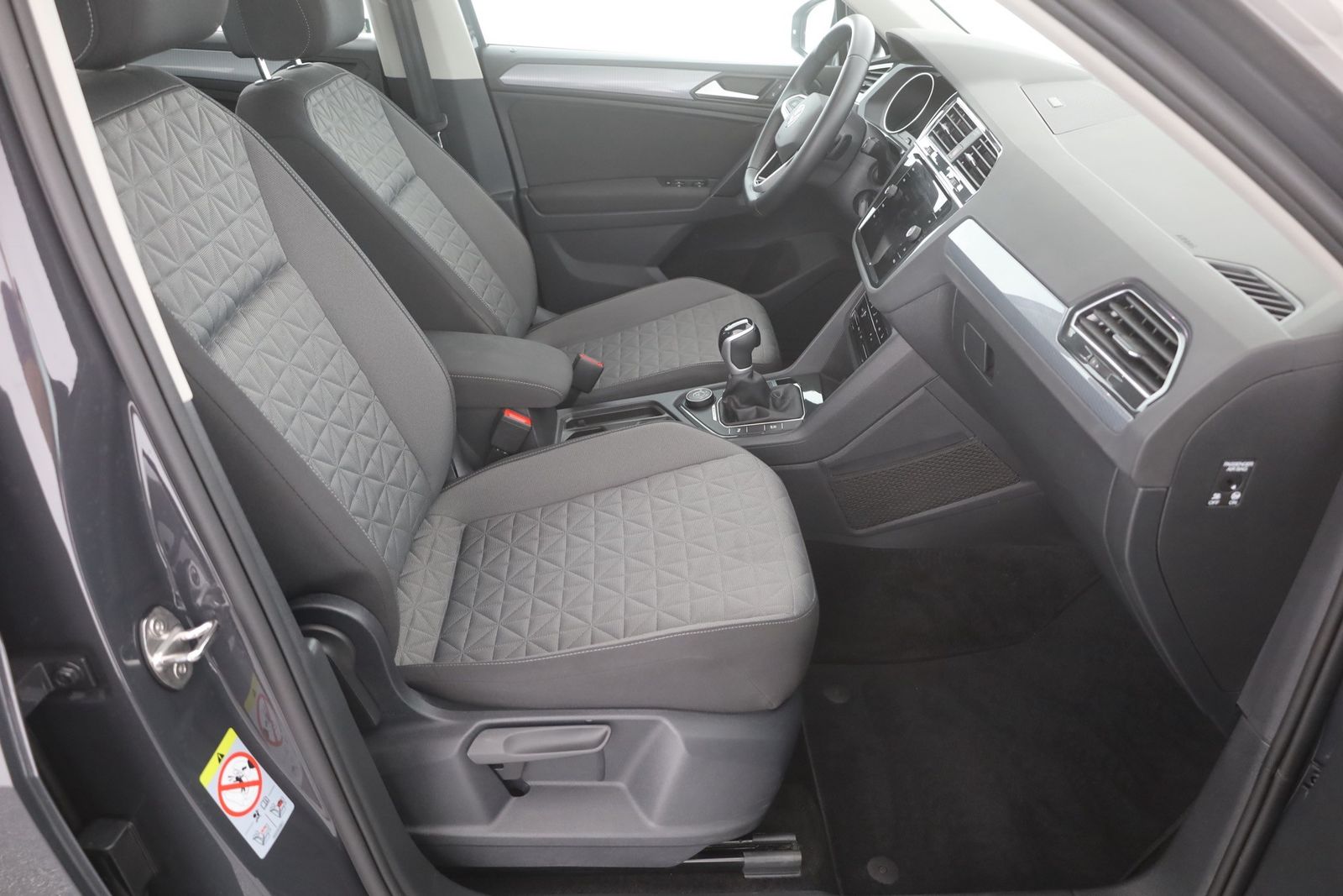 Volkswagen Tiguan 2.0 TSI 4Motion Life - Samsaru's Car Outlet