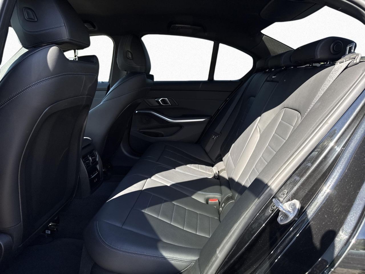 BMW 330e xDr M SPORT AHK,Stop+Go,LivePro,360°,AdLED