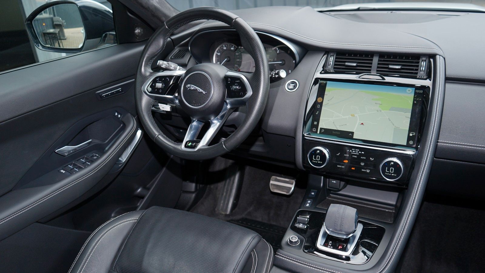 Jaguar E-PACE D200 R-DYNAMIC S*AWD*BLACK PACK*
