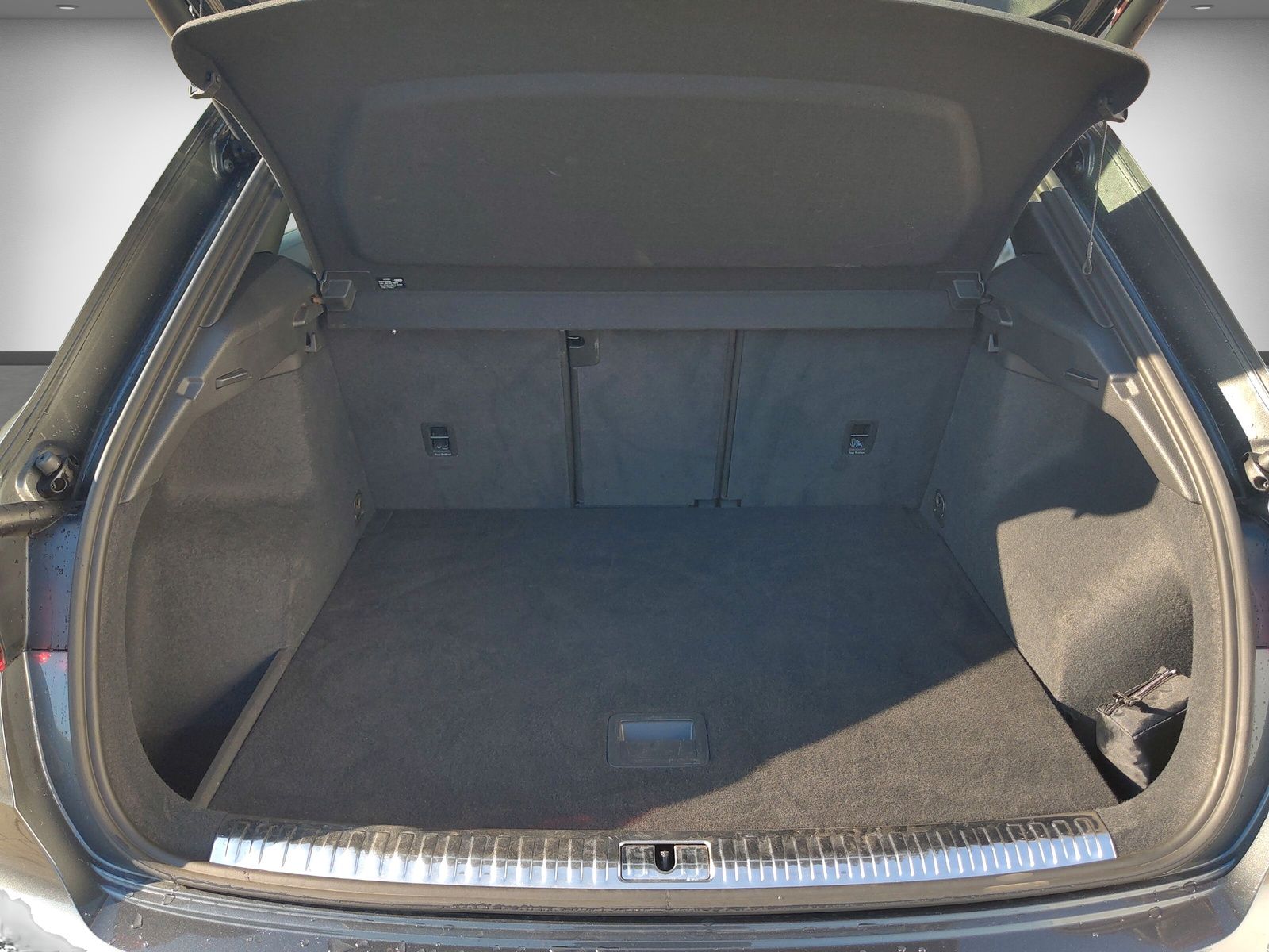 Audi Q3 S line 35 TDI quattro S tronic Black - Samsaru's Car Outlet
