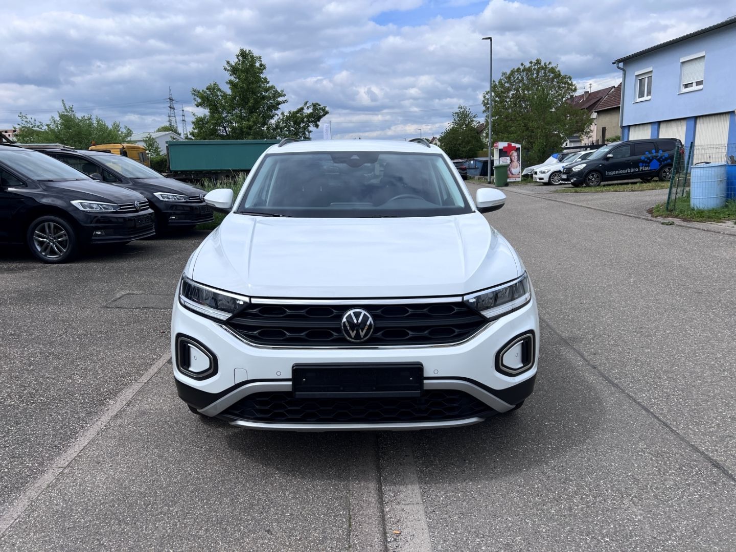 Volkswagen T-Roc 1.0TSI Move - Samsaru's Car Outlet
