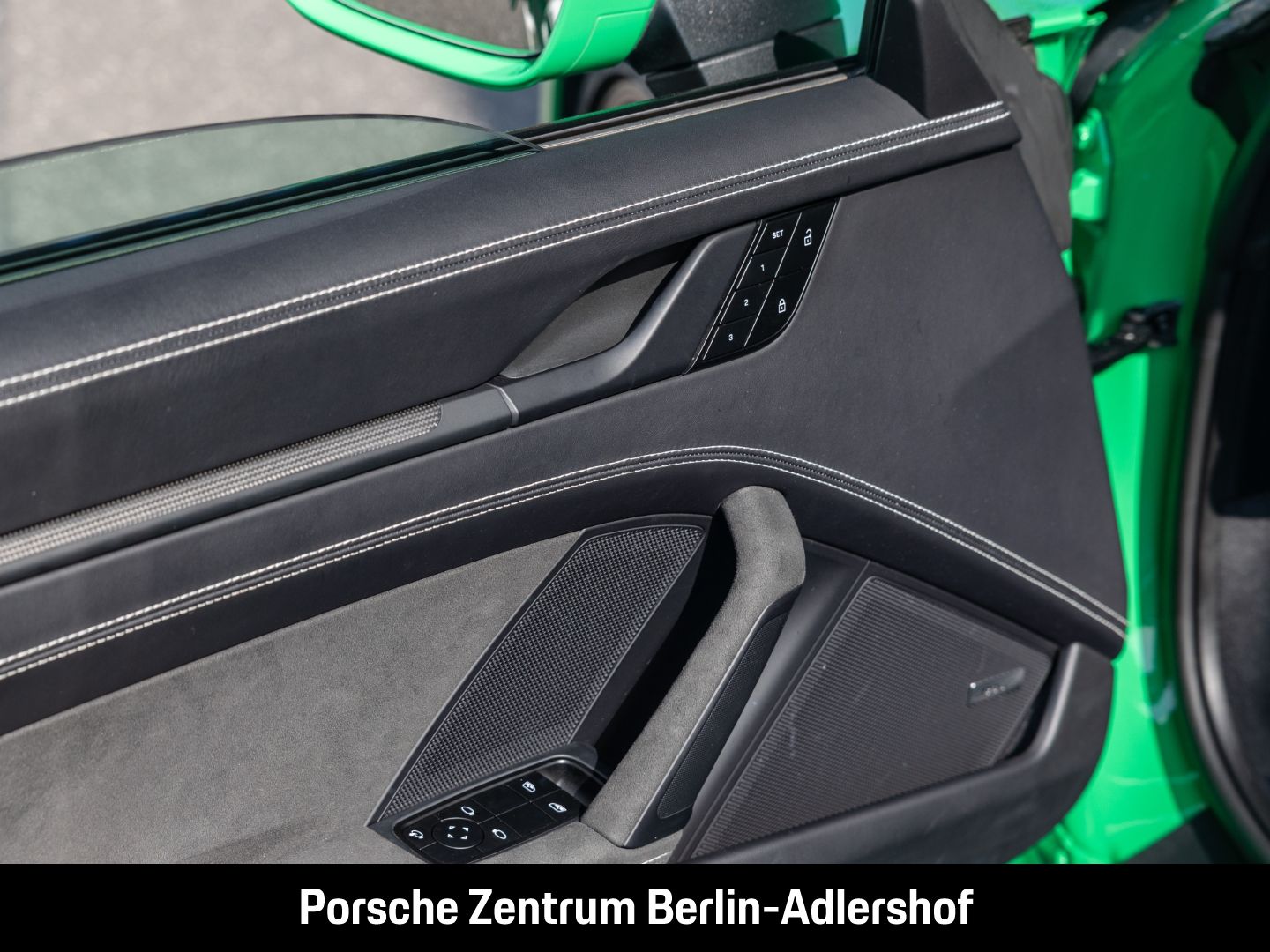 Porsche 992 911 Targa 4 GTS BOSE Sportabgasanlage LED