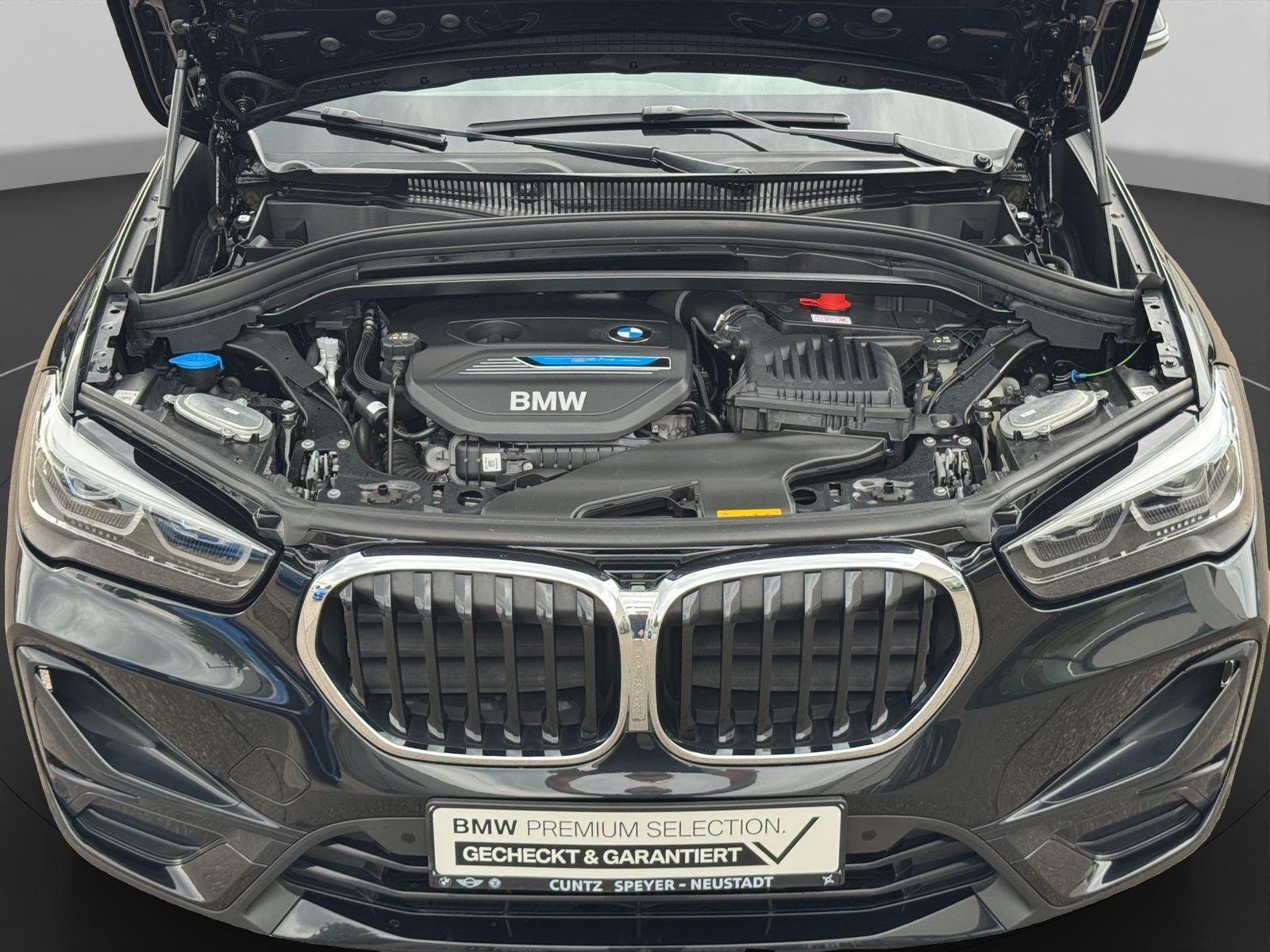 BMW X1 xDrive25e Sport Line - Samsaru's Car Outlet