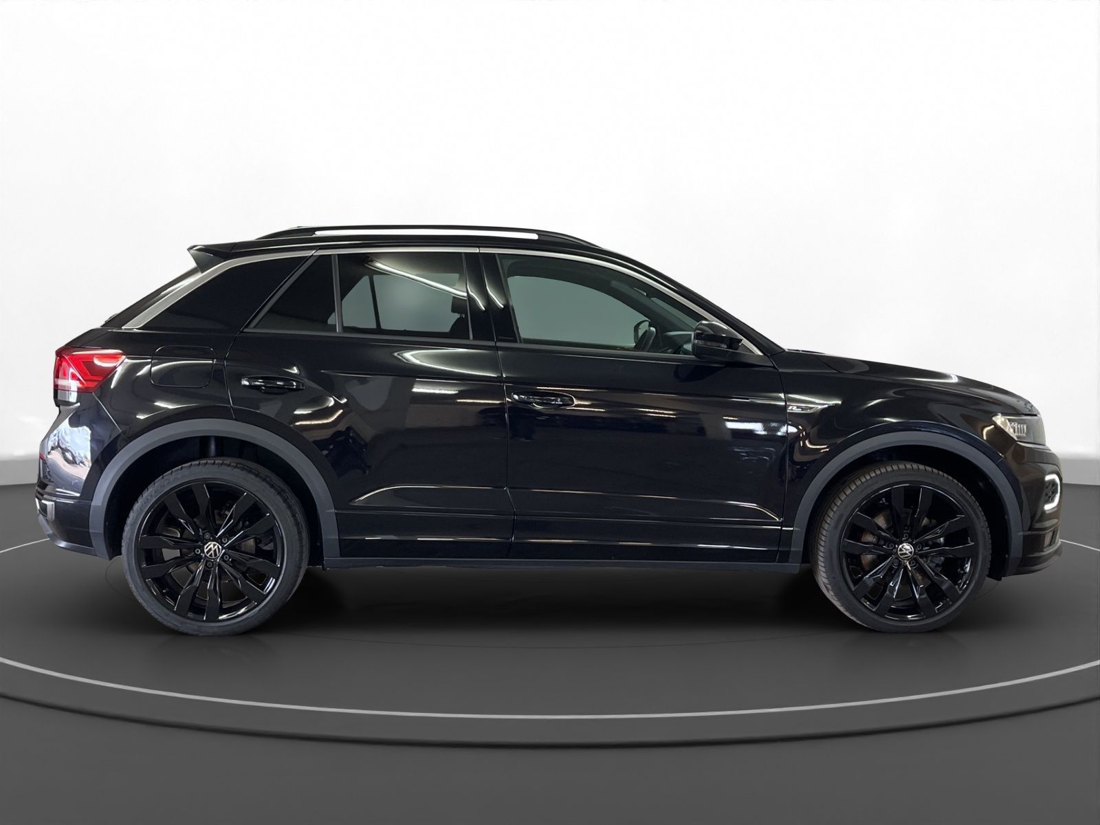 Volkswagen T-Roc 1.5 TSI Sport R-Line - Samsaru's Car Outlet