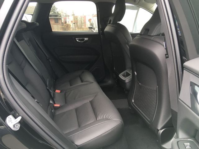 Volvo XC60 B4 Diesel AWD Plus Dark StandHZG AHK-klappb