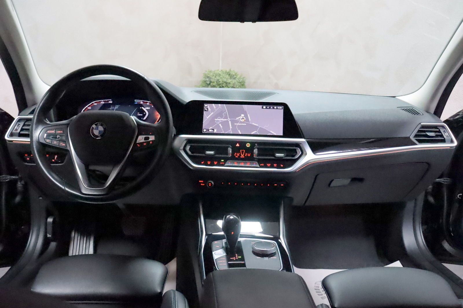 BMW 320 Sport Line Touring - Samsaru's Car Outlet