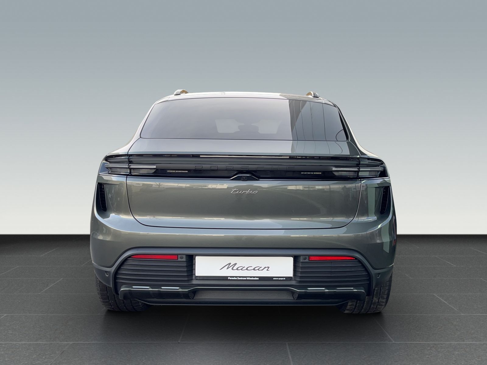 Porsche Macan Turbo - Samsaru's Car Outlet