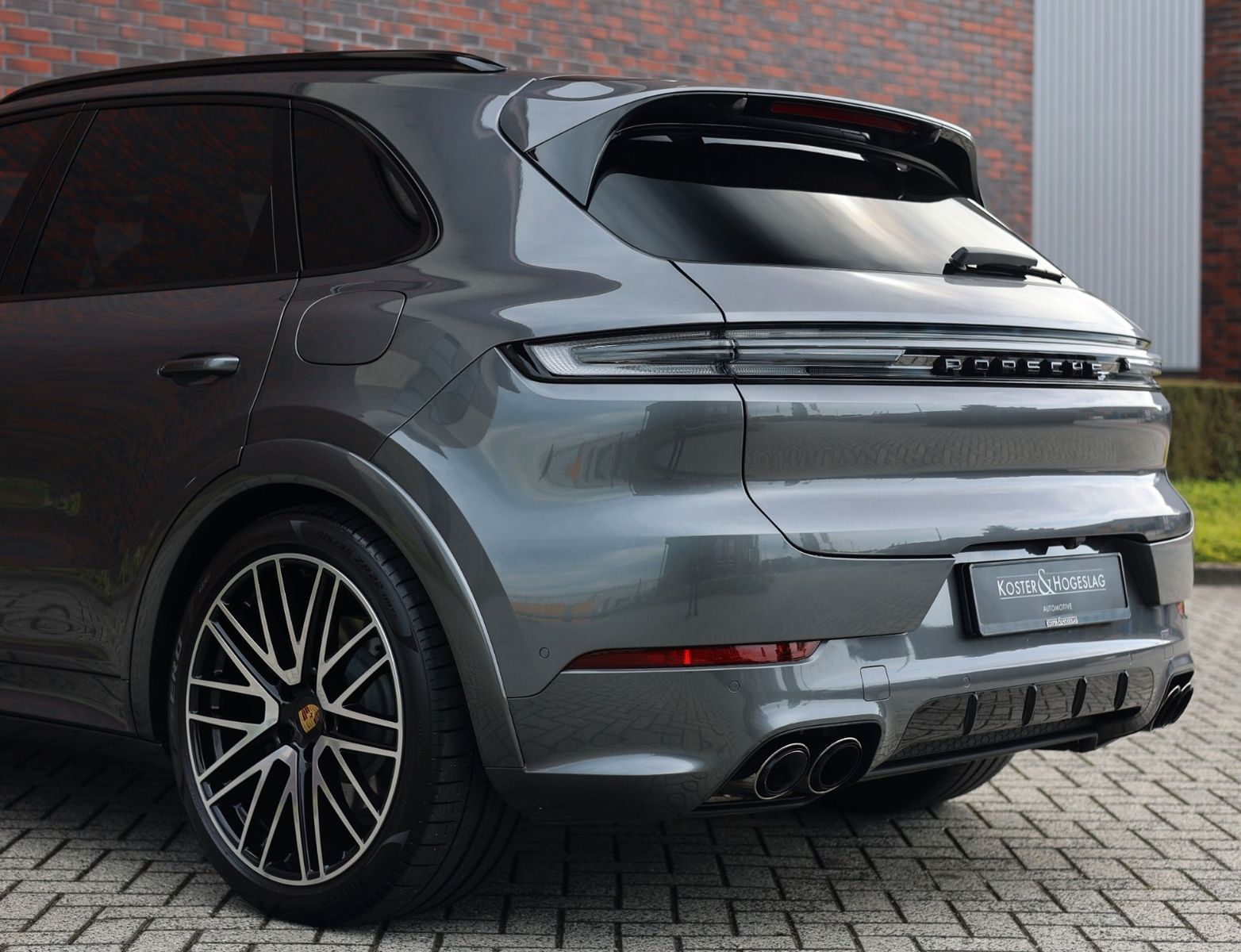 Porsche Cayenne E-Hybrid | Pas.Display - Pano - AHK