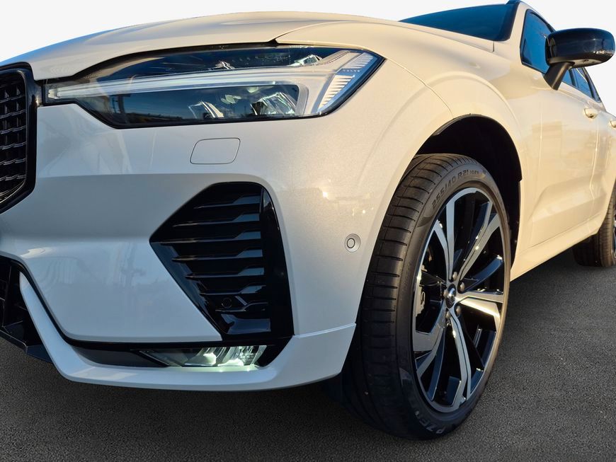 Volvo XC60 B5 B AWD Plus Dark