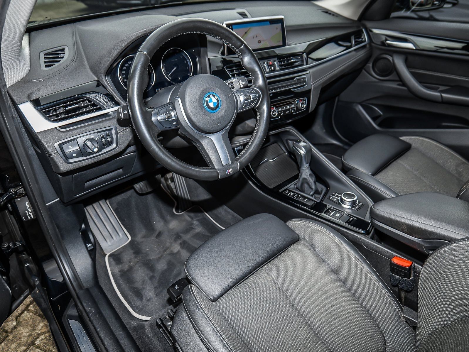 BMW X1 xDrive25e Sport Line - Samsaru's Car Outlet