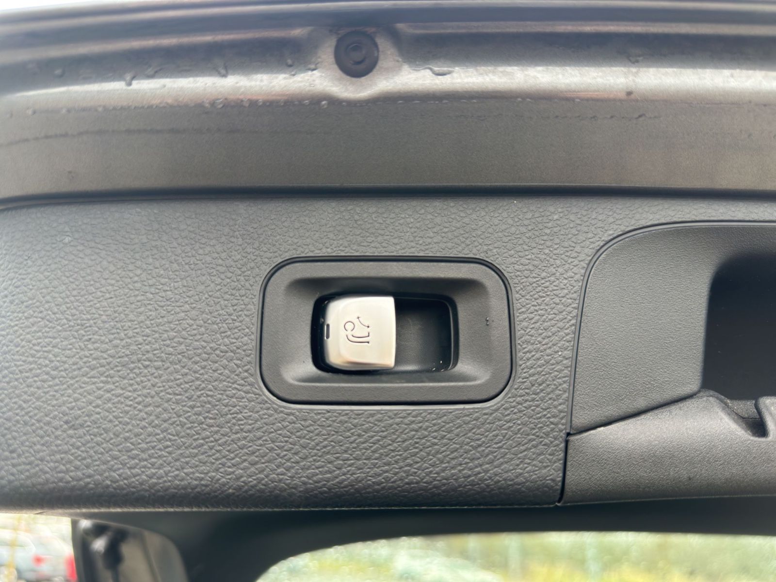 Mercedes-Benz GLC 300 de 4MATIC - Samsaru's Car Outlet
