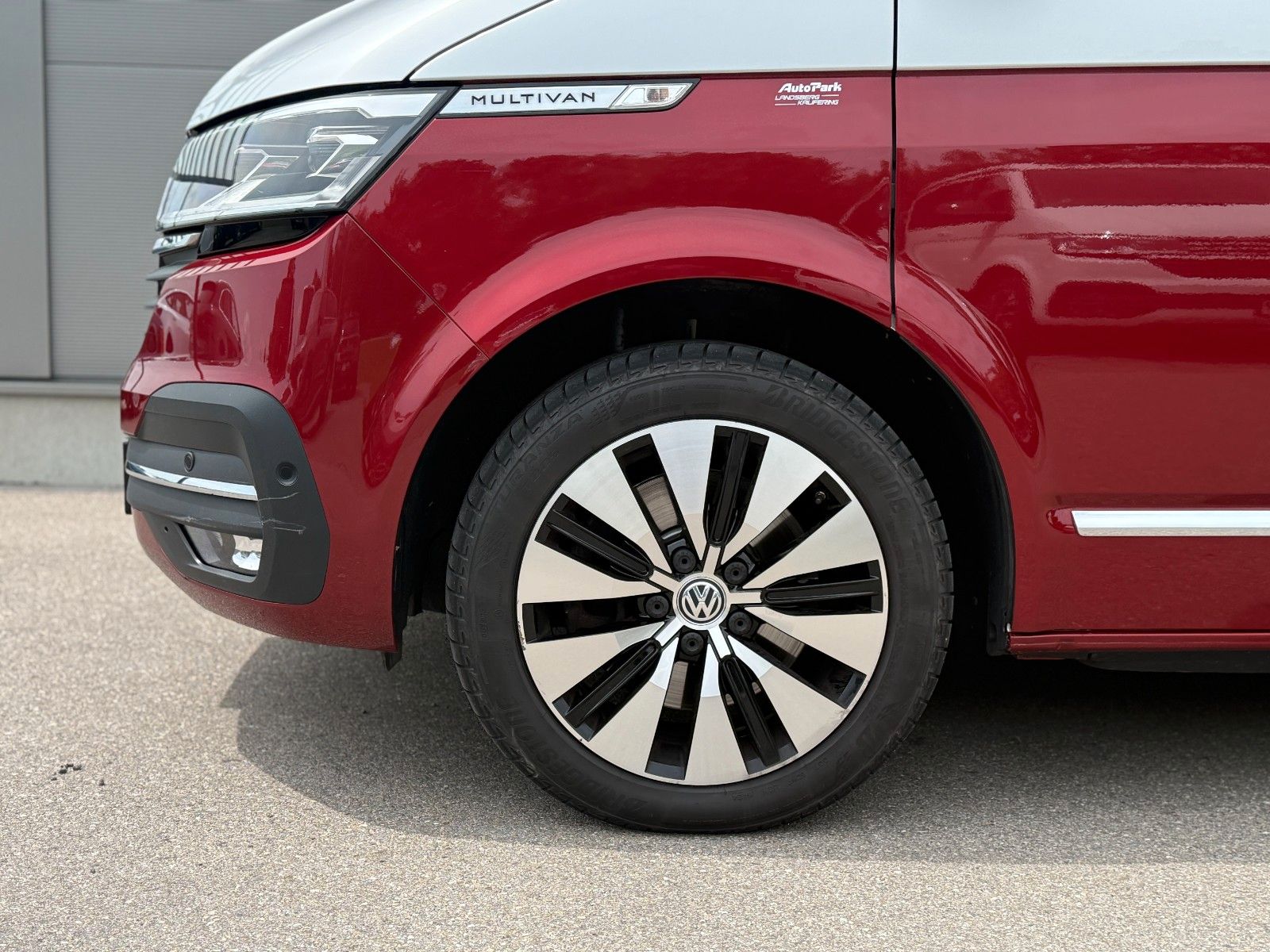 Volkswagen T6.1 MULTIVAN TDI 4MOTION DSG - Samsaru's Car Outlet