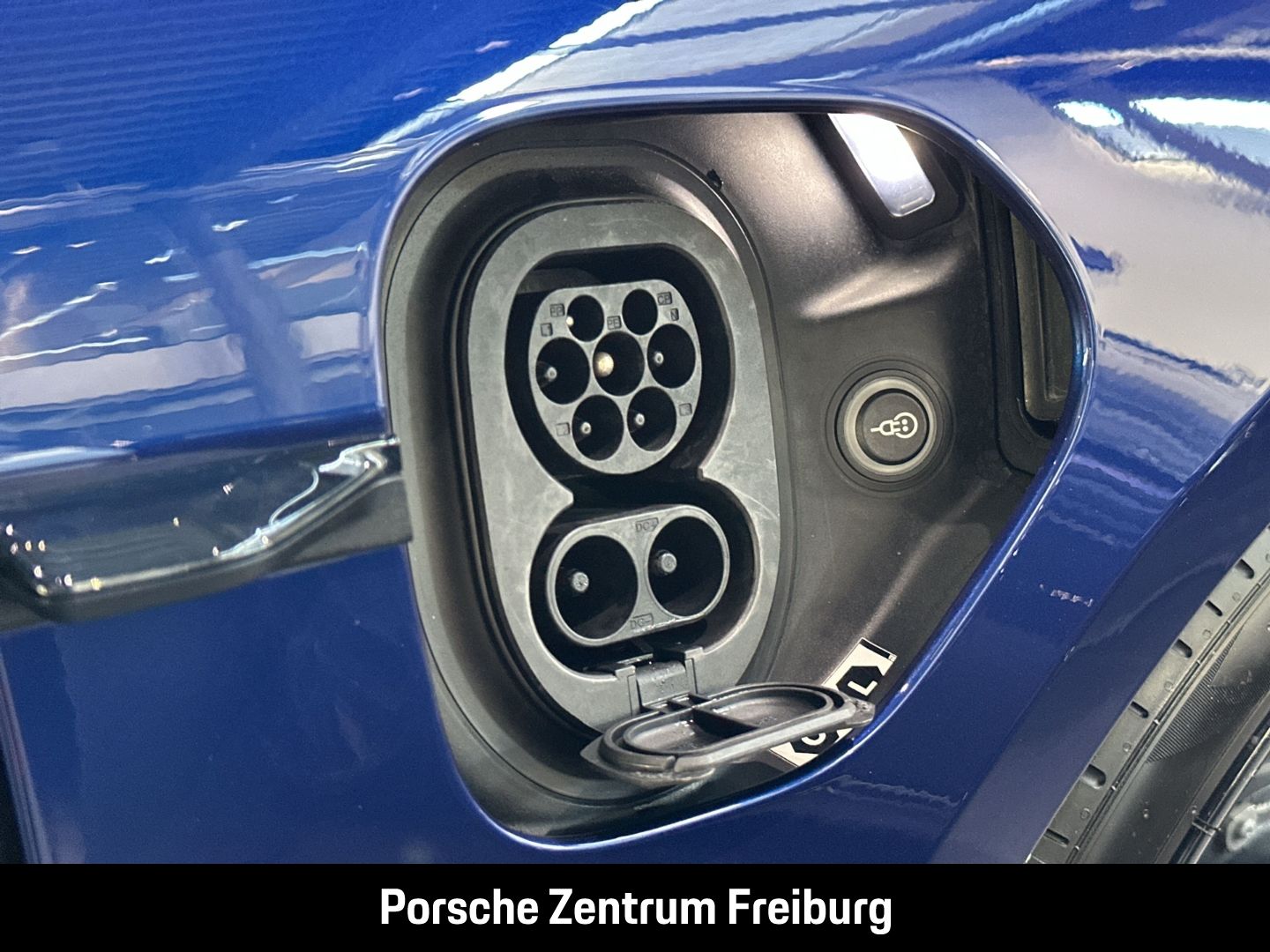 Porsche Taycan Turbo HA-Lenkung InnoDrive Head-Up BOSE