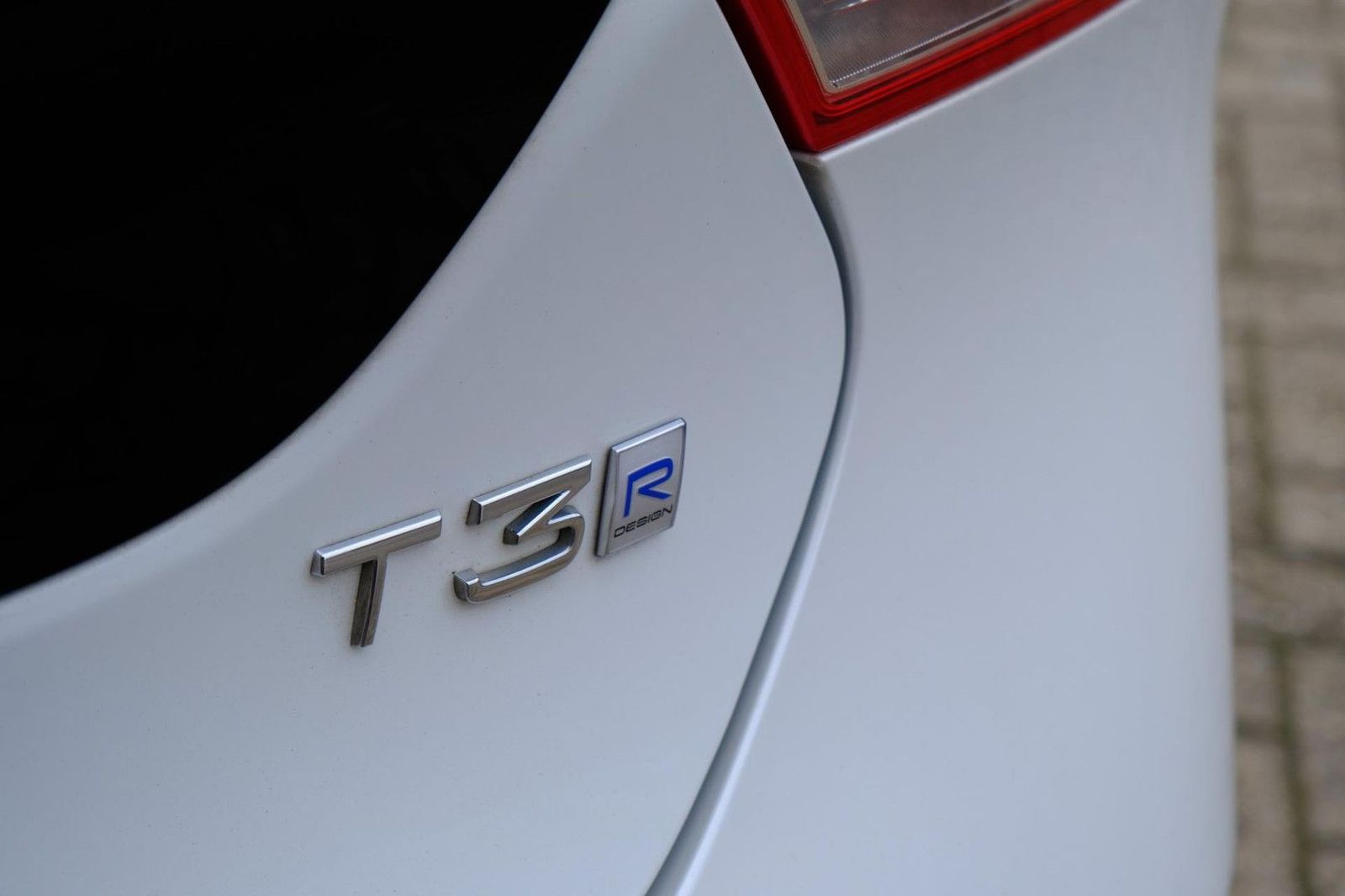 Volvo V40 1.5 T3 Polar+ Sport Aut. Pano|Leder-Alcant|C